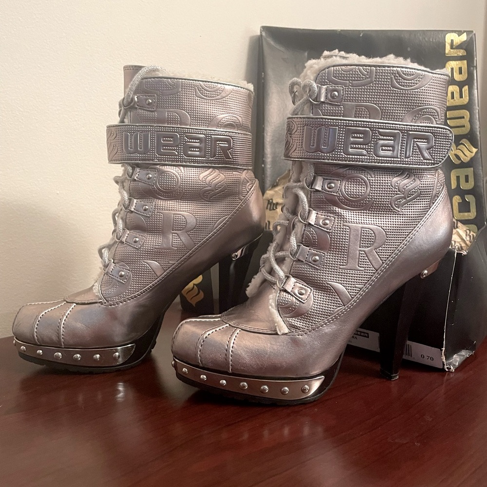 Vintage Rocawear Casandra size 7 boots.  In original packaging purchased 2007